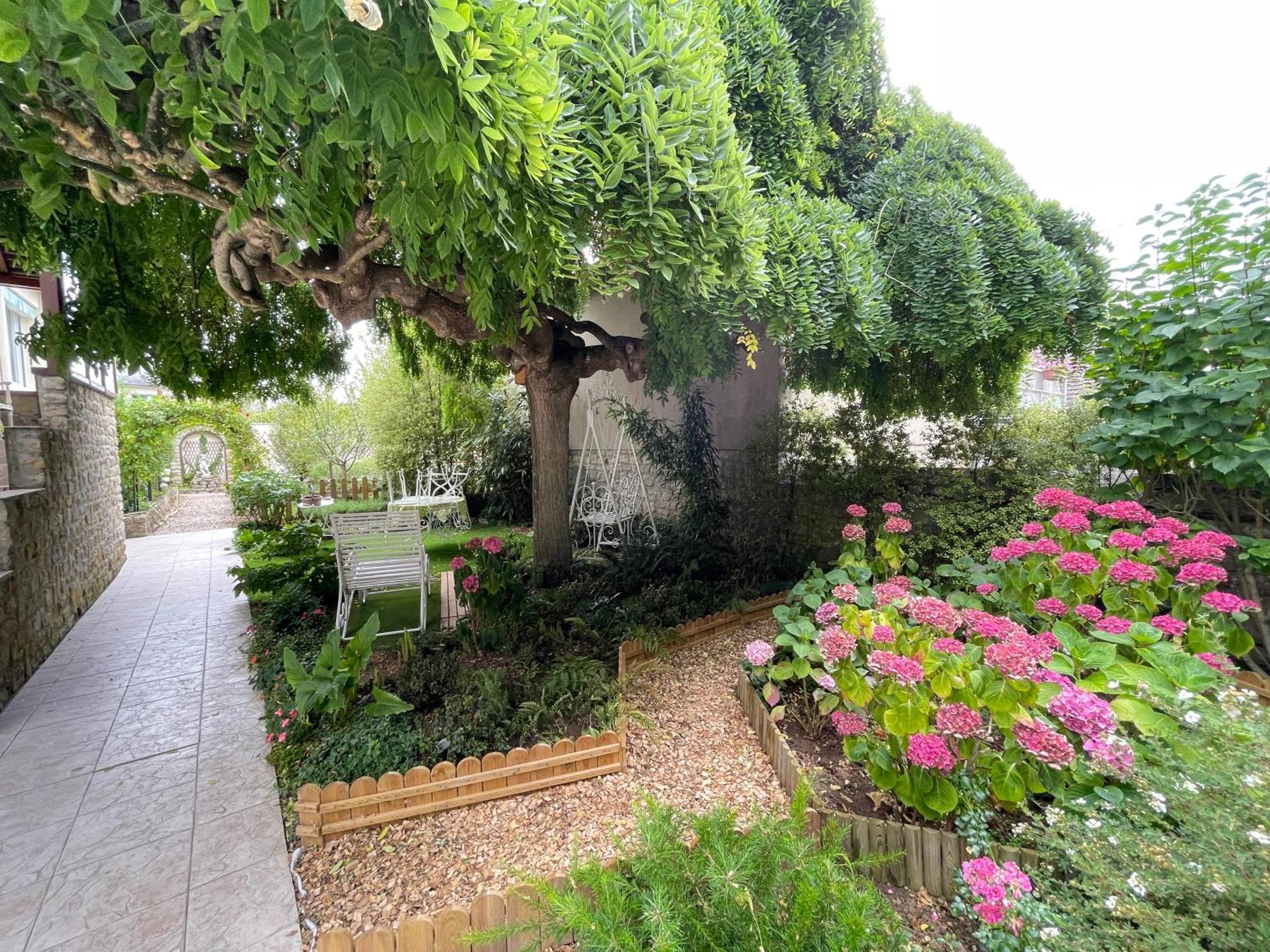 La Roseliere Maison Plain Pied Confortable Belle Decoration Jardin Magnifique 10 Mn A Pied Centre Ville Bayeux Proche Plages Du Debarquement 외부 사진