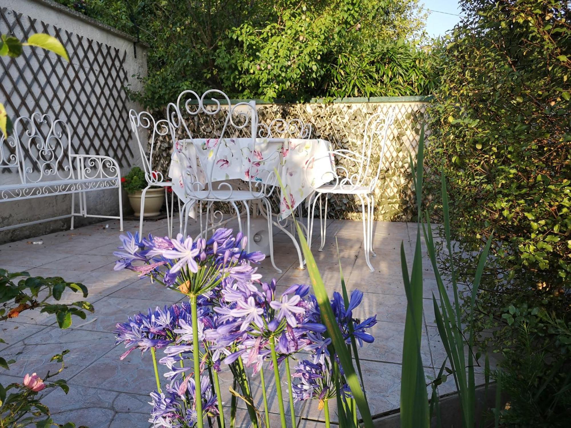 La Roseliere Maison Plain Pied Confortable Belle Decoration Jardin Magnifique 10 Mn A Pied Centre Ville Bayeux Proche Plages Du Debarquement 외부 사진